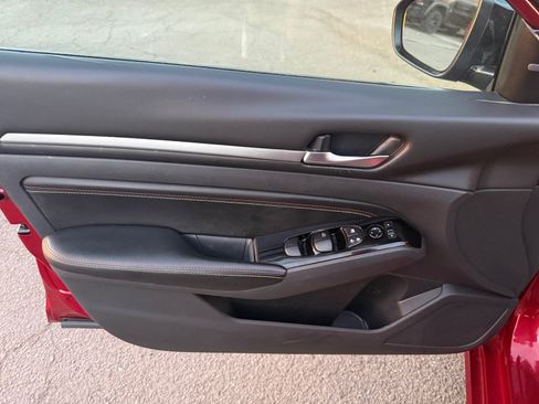 Used 2023 Nissan Altima 2.0 SR FWD image 15