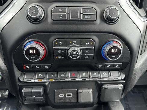 Used 2019 Chevrolet Silverado 1500 LTZ image 10