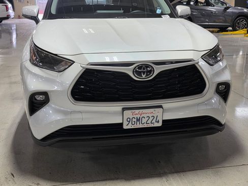 Used 2023 Toyota Highlander XLE FWD image 9