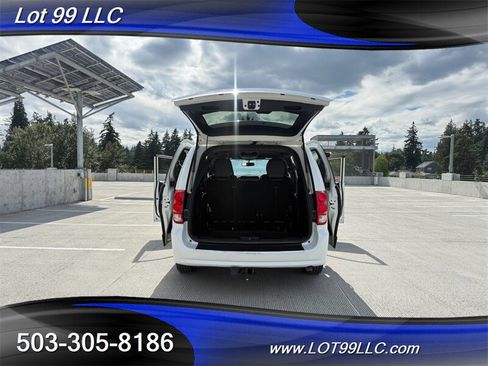 Used 2017 Dodge Grand Caravan GT FWD image 32