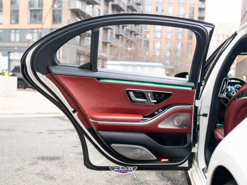 Used 2021 Mercedes-Benz S 580 4MATIC Sedan w/ AMG Line image 44