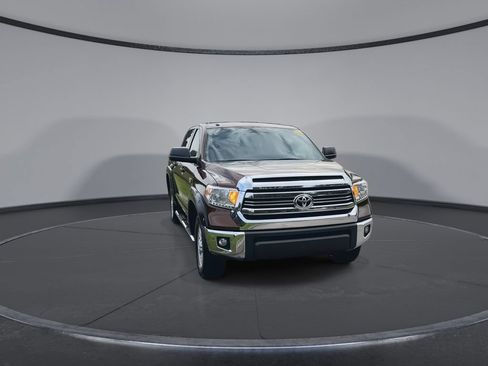 Used 2017 Toyota Tundra SR5 RWD image 3
