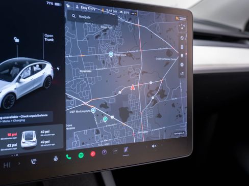 Used 2021 Tesla Model Y Long Range image 21