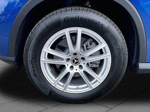 Used 2025 Mercedes-Benz GLC 300 4MATIC image 11