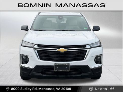 Used 2022 Chevrolet Traverse LS image 2