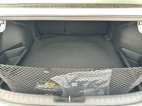 New 2025 Hyundai Elantra Limited image 8