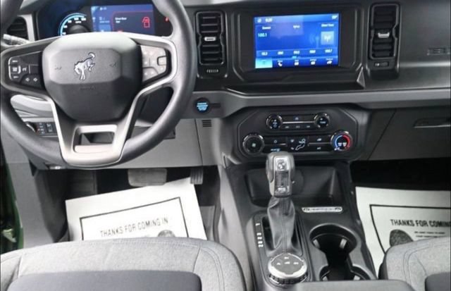 Used 2023 Ford Bronco 4-Door AWD/4WD image 4