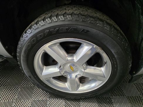 Used 2011 Chevrolet Avalanche LTZ RWD image 34
