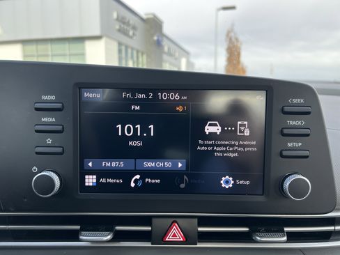 Used 2023 Hyundai Elantra SEL image 4