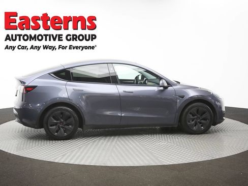 Used 2023 Tesla Model Y Long Range AWD/4WD image 39