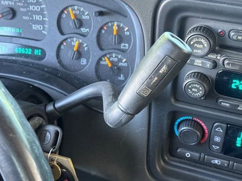 Used 2003 GMC Sierra 2500 SLT w/ SLT Preferred Equipment Group AWD/4WD image 19