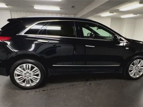 Used 2018 Cadillac XT5 Premium Luxury image 9