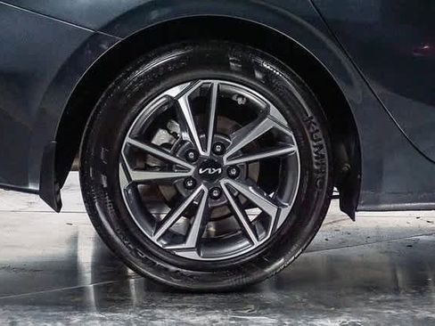 Used 2023 Kia Forte LXS image 7