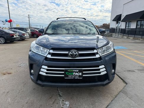 Used 2019 Toyota Highlander XLE image 2