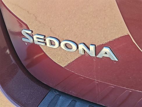 Used 2018 Kia Sedona EX image 12