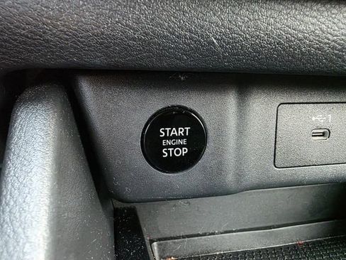 Used 2024 Nissan Rogue SV image 23