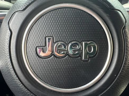 Used 2023 Jeep Wrangler Unlimited Sahara AWD/4WD image 26