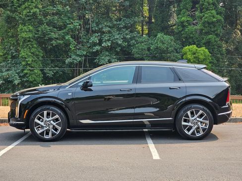 New 2026 Cadillac Optiq Luxury 2 AWD/4WD image 2
