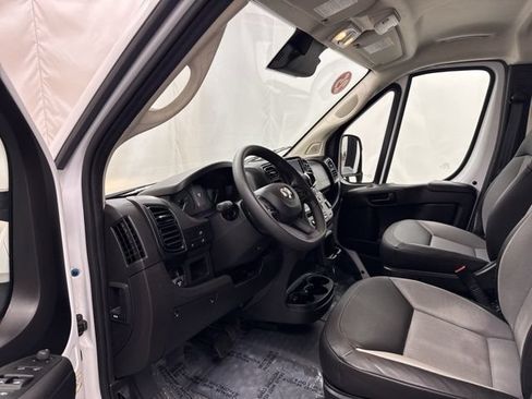 Used 2025 RAM ProMaster 2500 w/ Convenience Group FWD image 16