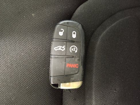 Used 2021 Jeep Renegade Latitude AWD/4WD image 32