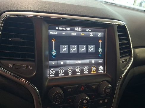 Used 2018 Jeep Grand Cherokee Laredo AWD/4WD image 16