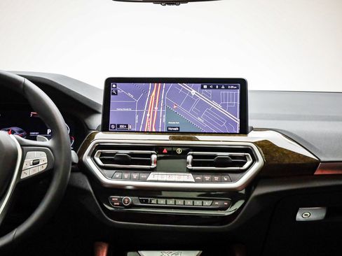 Used 2025 BMW X4 xDrive30i w/ Convenience Package image 15