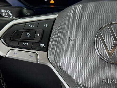 Used 2022 Volkswagen Taos SE image 13