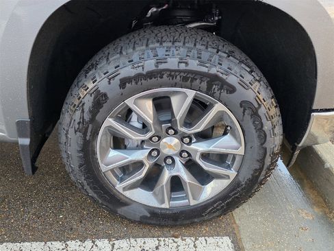 New 2026 Chevrolet Silverado 1500 LT image 2