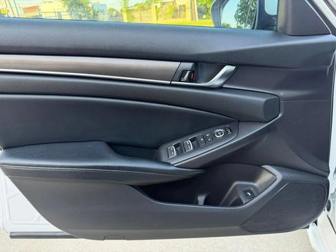 Used 2018 Honda Accord LX image 9