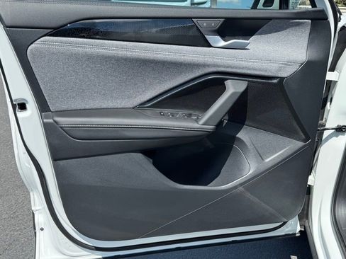 New 2025 Volkswagen Tiguan S image 10