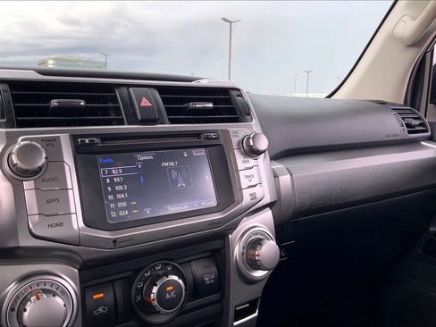 Used 2015 Toyota 4Runner SR5 Premium RWD image 35