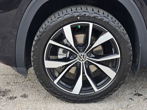 Used 2024 Volkswagen Atlas SEL Premium R-Line image 14