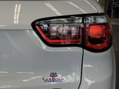 Used 2024 Jeep Compass Latitude AWD/4WD image 11