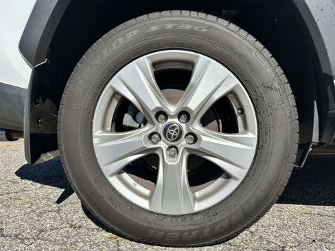 Used 2021 Toyota RAV4 XLE w/ XLE Grade Weather Package AWD/4WD image 6