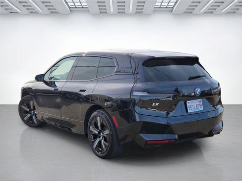 Used 2023 BMW iX xDrive50 w/ Sport Package AWD/4WD image 6
