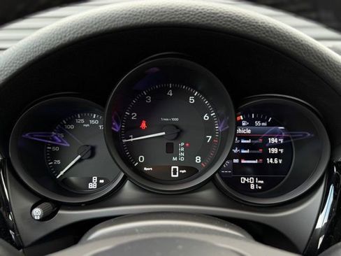 New 2026 Porsche Macan image 18