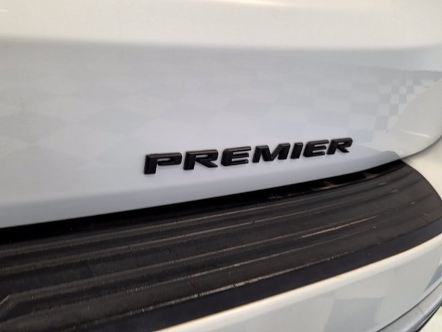 Used 2021 Chevrolet Suburban Premier w/ Premium Package RWD image 7
