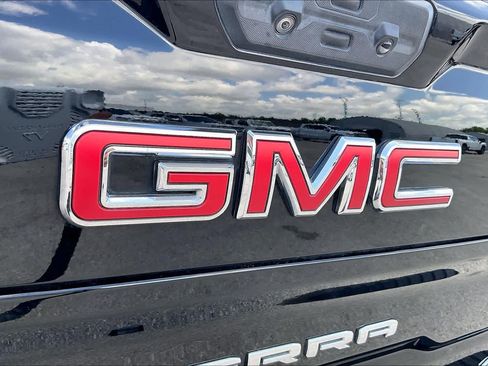 Used 2022 GMC Sierra 1500 AT4 w/ AT4 Premium Package AWD/4WD image 31