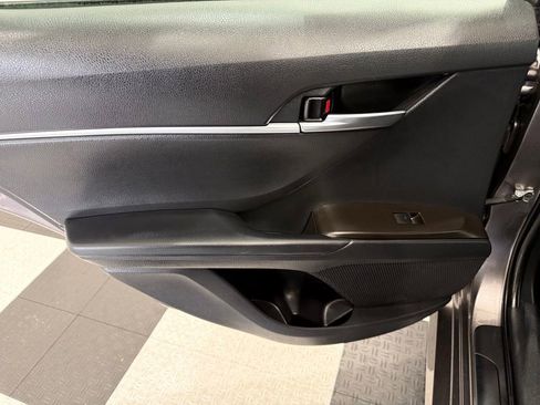 Used 2022 Toyota Camry LE FWD image 19