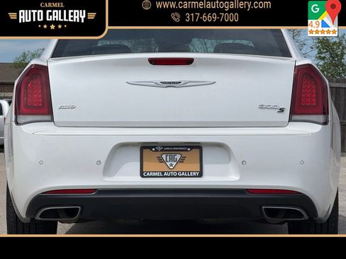 Used 2016 Chrysler 300 S w/ 300S Premium Group AWD/4WD image 4