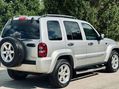 Used 2007 Jeep Liberty Limited AWD/4WD image 10