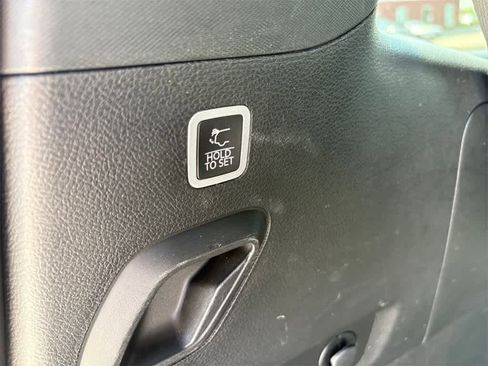 Used 2023 Jeep Wagoneer Series III w/ Preferred Equipment Group image 28