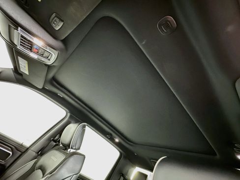 Used 2025 RAM 1500 Laramie w/ Sport Appearance Package AWD/4WD image 26