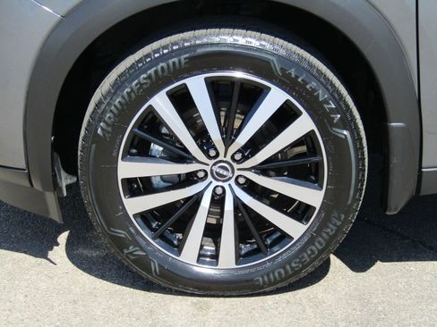 Used 2025 Nissan Pathfinder Platinum w/ Cargo Package AWD/4WD image 4