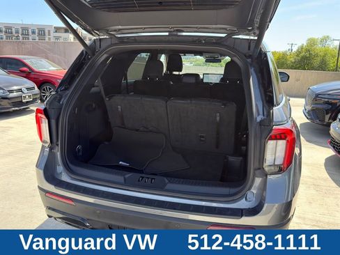 Used 2025 Ford Explorer ST-Line w/ ST-Line Street Pack AWD/4WD image 10