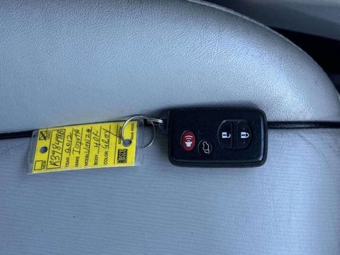 Used 2012 Toyota Venza Limited image 22