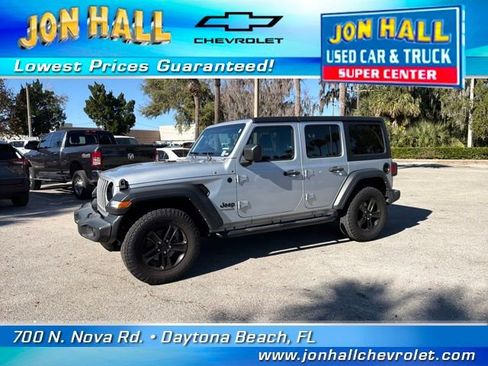 Used 2022 Jeep Wrangler Unlimited Sport image 3