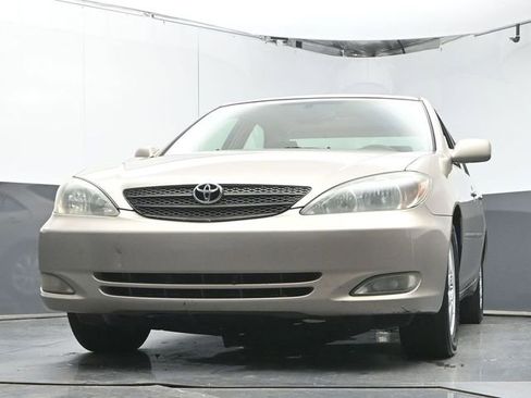 Used 2004 Toyota Camry XLE FWD image 26