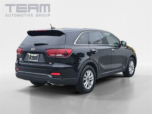 Used 2020 Kia Sorento LX image 7