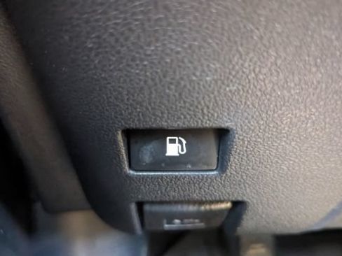 Used 2017 Toyota Prius Two w/ Prius Two Safety Plus Package FWD image 31